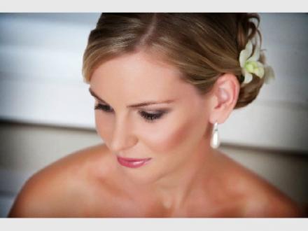 Kelsie Clark - Makeup Artist Kelsie Clark - Makeup Artist